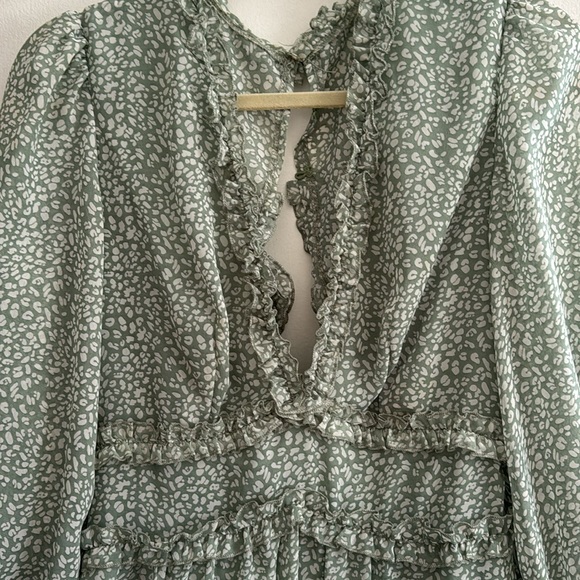 Dress - Picture 4 of 9